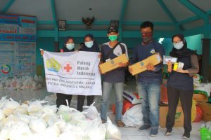 KSR Unit AKAFARMA-AKFAR PIM Salurkan Donasi Banjir Sumba NTT dan Gempa Malang Selatan